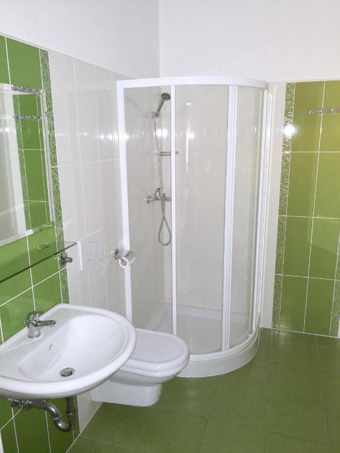 Hotel Gostilna Pri Dragici, Gostilna S Prenocisci, D.O.O. Sežana Exteriér fotografie